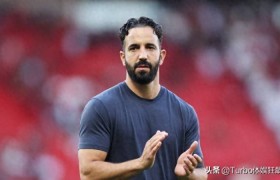 英超名帅拒续约静观其变,瞄准曼联帅位,只待阿莫林下课接手!