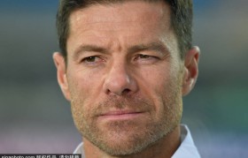 忆往昔!西甲国家德比!阿隆索球员时代对阵巴萨的艰辛与荣耀